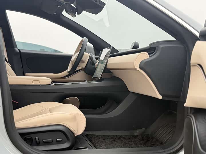 Фото 4 - Nio ET5T