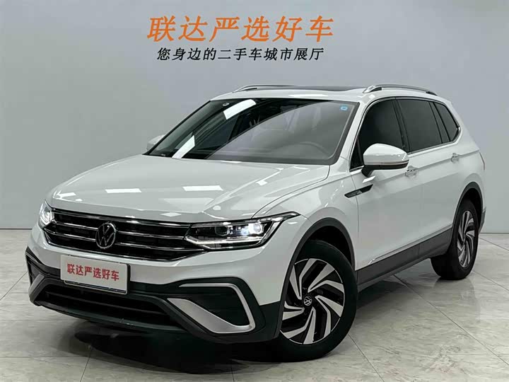 Фото 1 - Volkswagen Tiguan L Pro