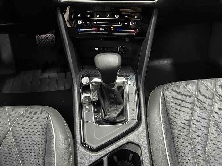Фото 5 - Volkswagen Tiguan L Pro