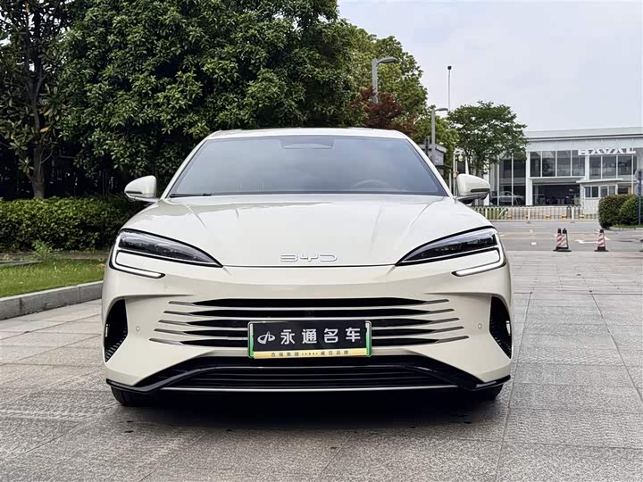 BYD Seal 07 DM-i Hybrid 2025 2025款 智驾版 DM-i 1.5L 125km 尊贵型