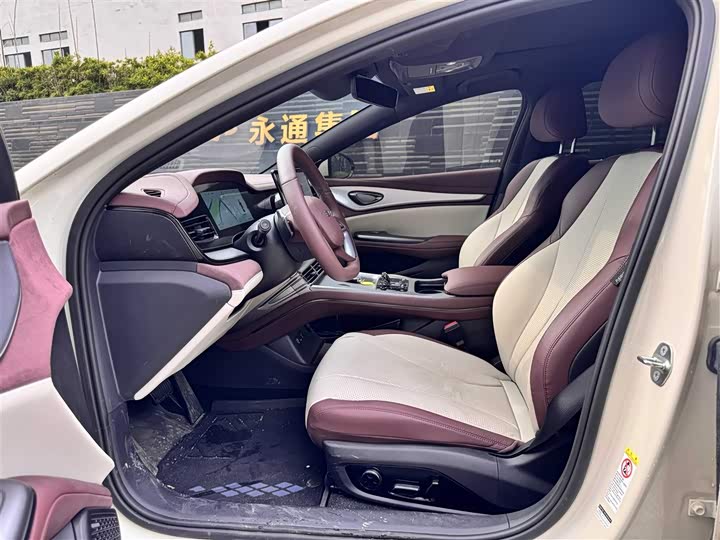 BYD Seal 07 DM-i Hybrid 2025 2025款 智驾版 DM-i 1.5L 125km 尊贵型