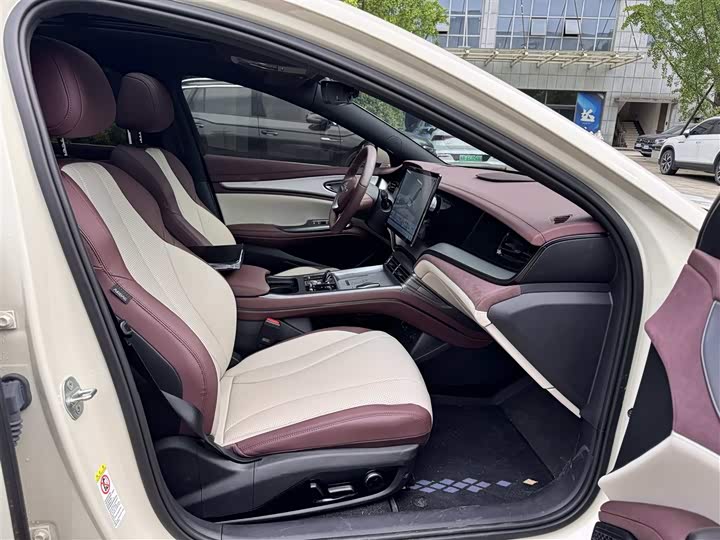 BYD Seal 07 DM-i Hybrid 2025 2025款 智驾版 DM-i 1.5L 125km 尊贵型