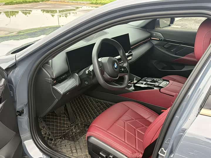 Zdjęcie 9 - BMW 5 Series