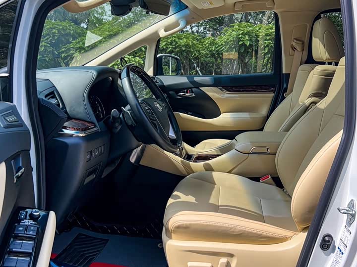 Фото 5 - Toyota Alphard
