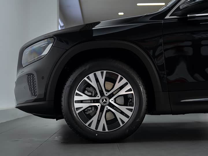 Фото 8 - Mercedes-Benz GLB-Class