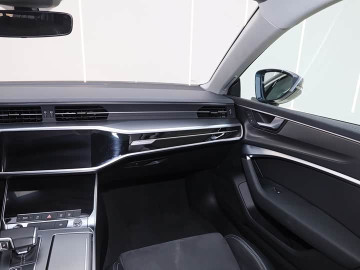 Zdjęcie 8 - Audi A7L
