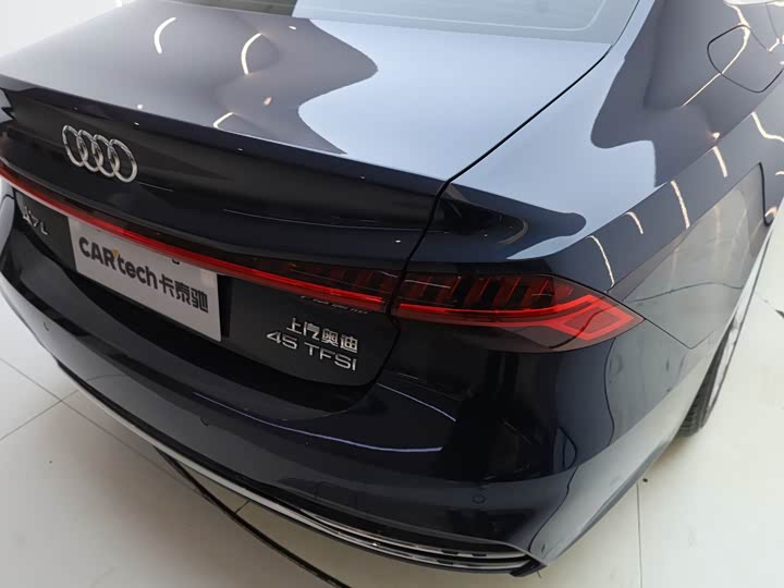 Zdjęcie 9 - Audi A7L