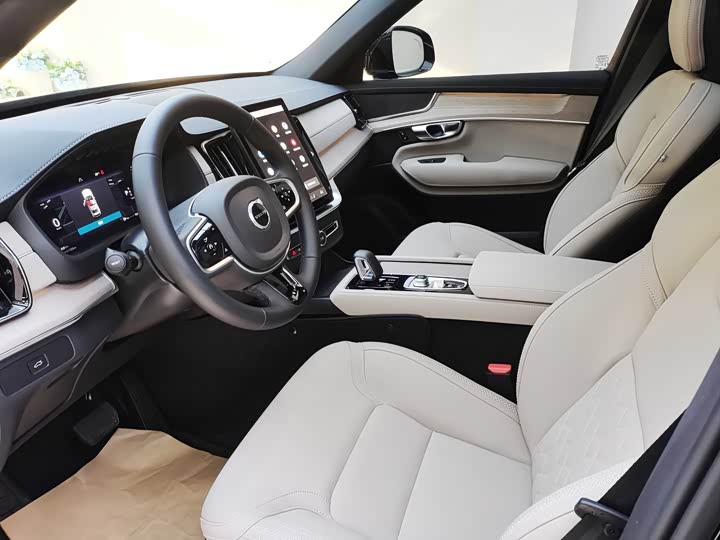 Volvo XC90 2026 2026款 B5 四驱智逸豪华版 5座