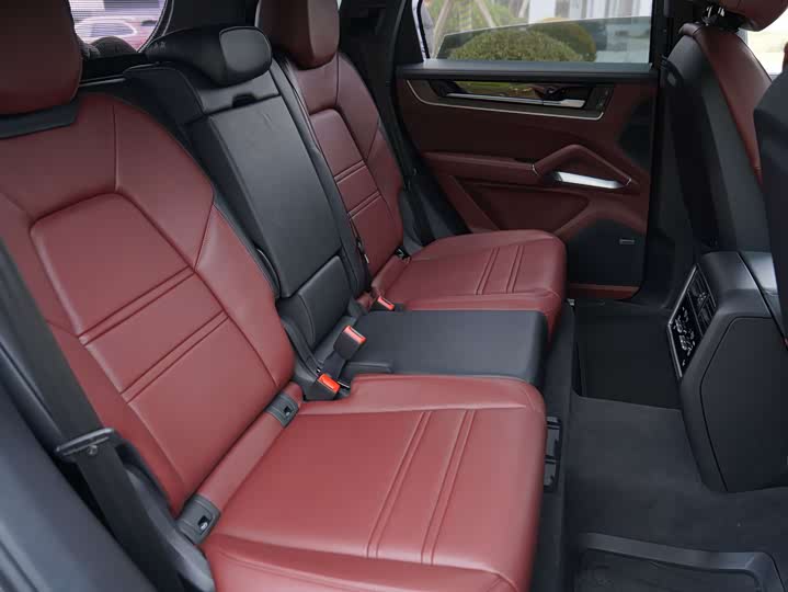 2025 Porsche Cayenne