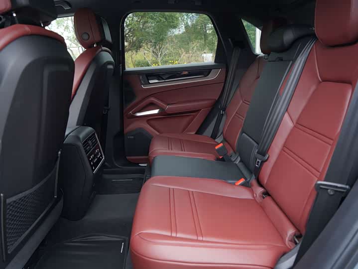 2025 Porsche Cayenne