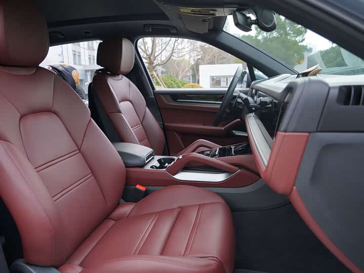 Porsche Cayenne 2025 2025款 Cayenne 3.0T 劲驰版