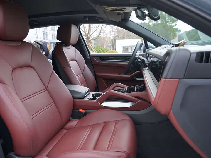 Porsche Cayenne 2025 2025款 Cayenne 3.0T 劲驰版
