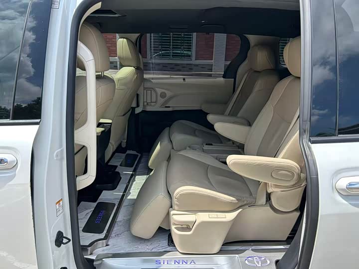 Toyota Sienna 2021 2021款 2.5L混动 尊贵版