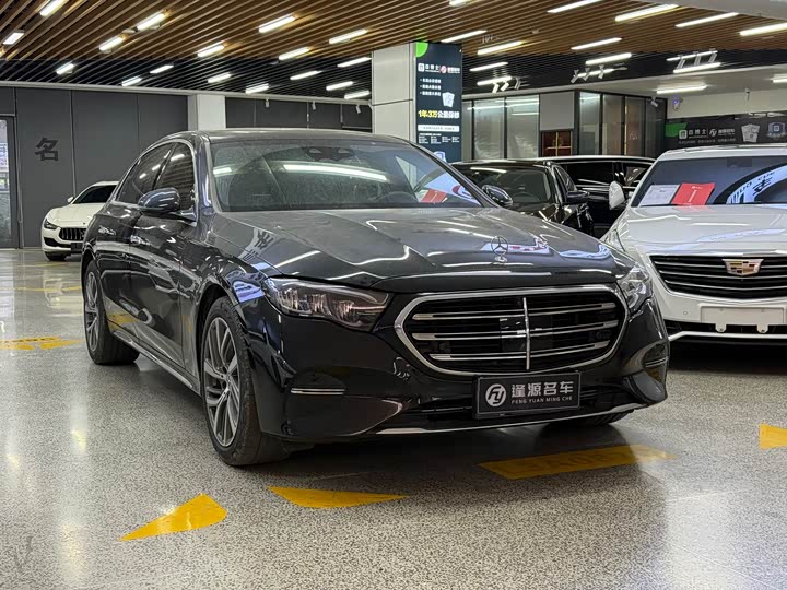 Photo 3 - Mercedes-Benz E-Class