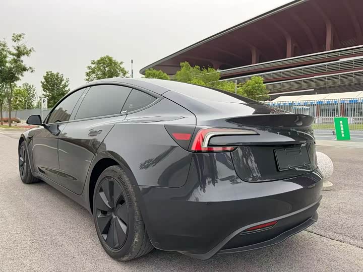 Tesla Model 3 2025 2025款 后轮驱动版