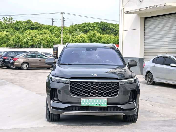 Фото 2 - LiXiang One