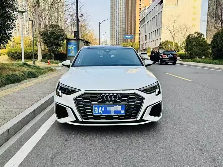 Фото 2 - Audi A3