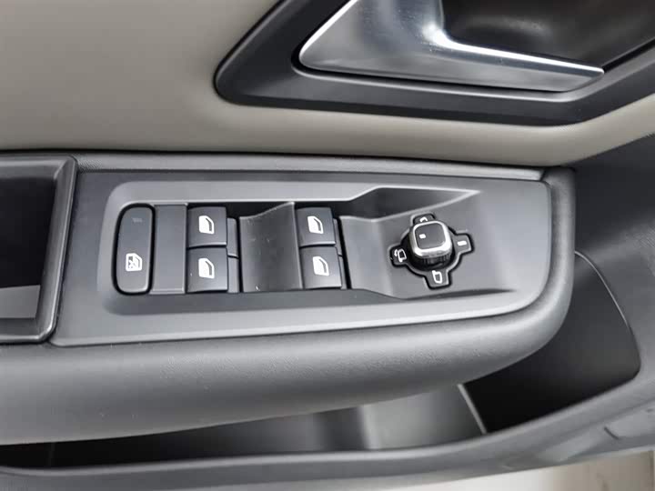 Citroen C5 X 2025 2025款 1.6T 海外版