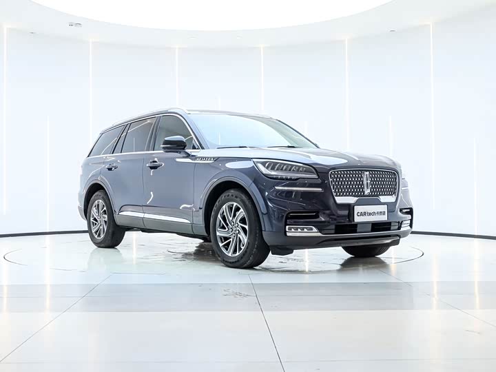 Фото 7 - Lincoln Aviator