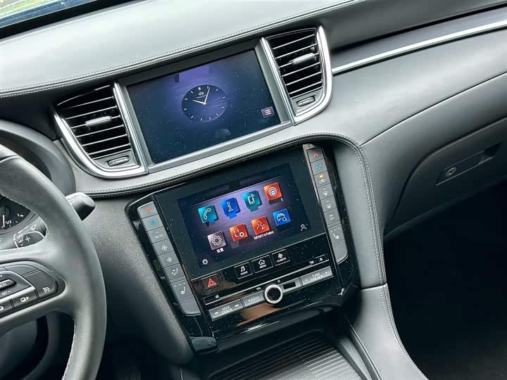 Infiniti QX55 2022 2022款 2.0T 四驱耀动版