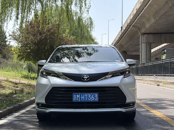 Toyota Sienna 2024 2024款 2.5L混动 舒适版