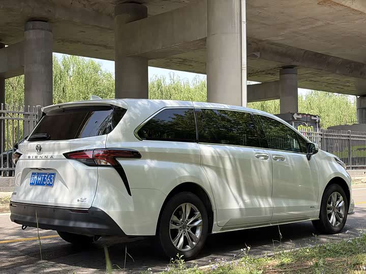 Toyota Sienna 2024 2024款 2.5L混动 舒适版