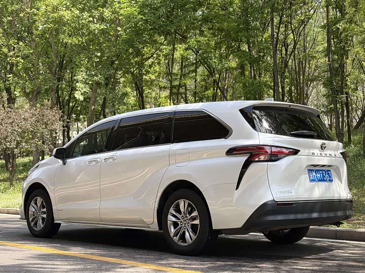 Toyota Sienna 2024 2024款 2.5L混动 舒适版