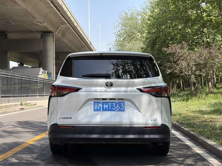 Toyota Sienna 2024 2024款 2.5L混动 舒适版