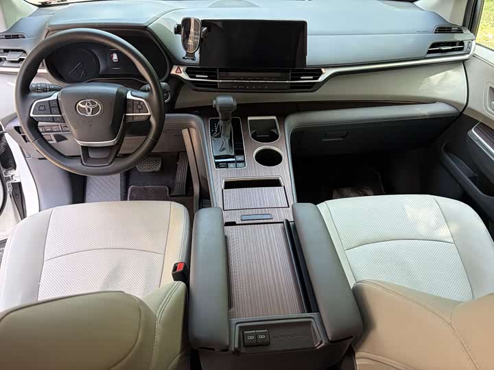 Toyota Sienna 2024 2024款 2.5L混动 舒适版