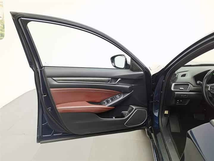 Фото 8 - Honda Inspire