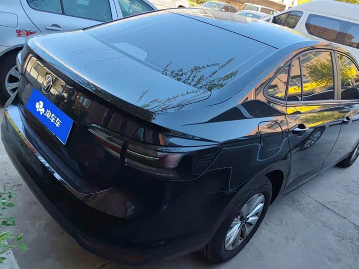 Photo 3 - Volkswagen Lavida
