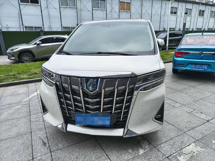 Photo 2 - Toyota Alphard