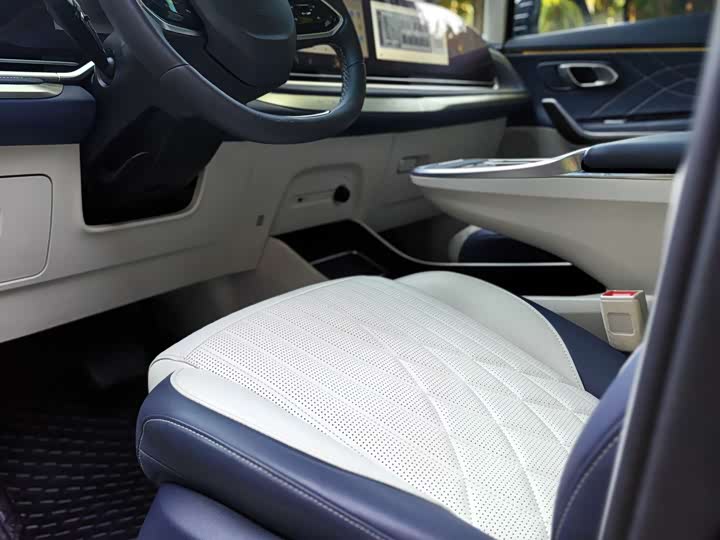 2023 Maxus G90