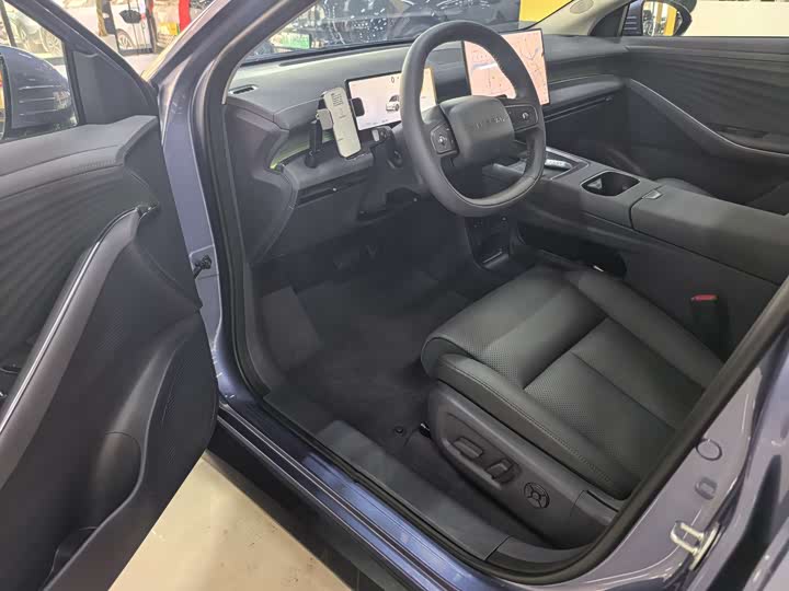 Zdjęcie 4 - Nissan N6