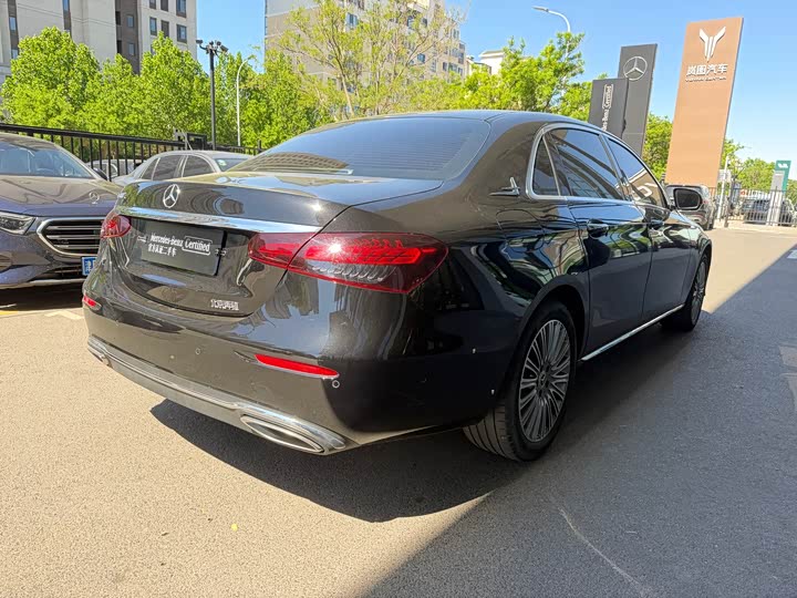Фото 6 - Mercedes-Benz E-Class