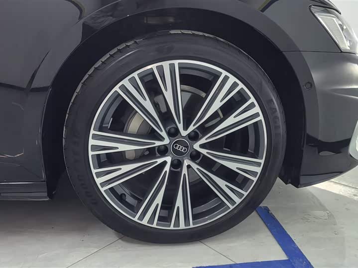 صورة 6 - Audi A6L
