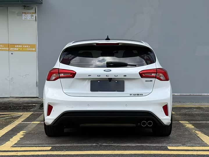 Ford Focus 2022 2022款 两厢 EcoBoost 180 自动ST Line