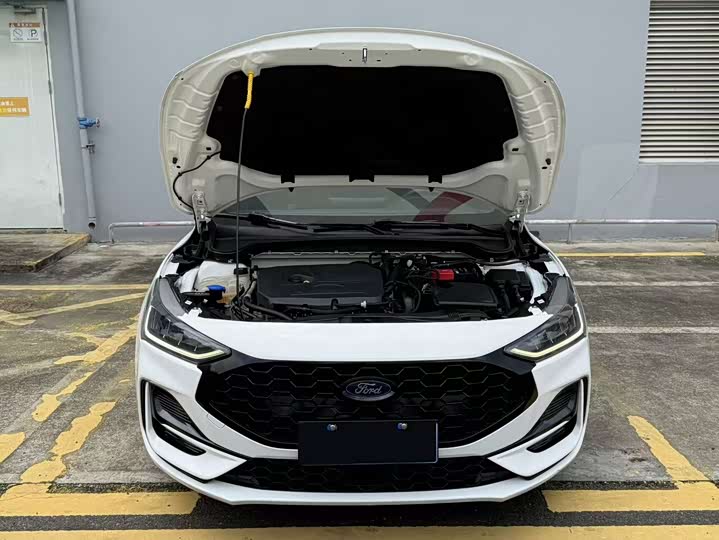Ford Focus 2022 2022款 两厢 EcoBoost 180 自动ST Line