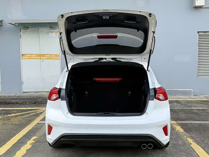 Ford Focus 2022 2022款 两厢 EcoBoost 180 自动ST Line