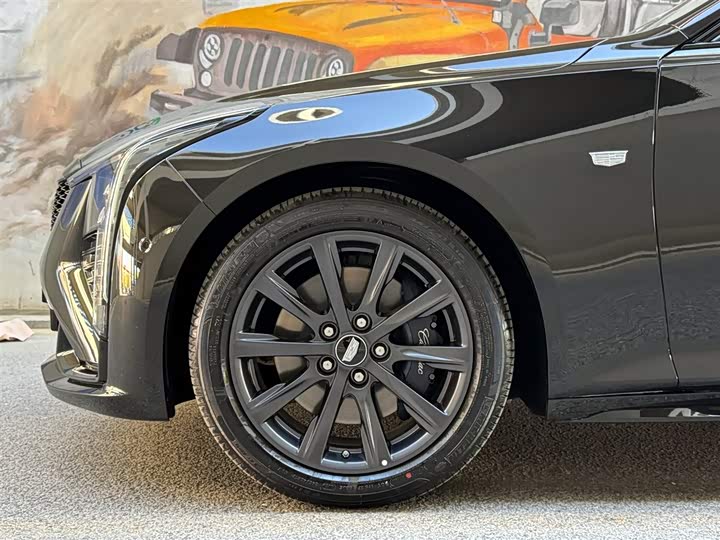 Cadillac CT5 2025 2025款 28T 赛道性能版