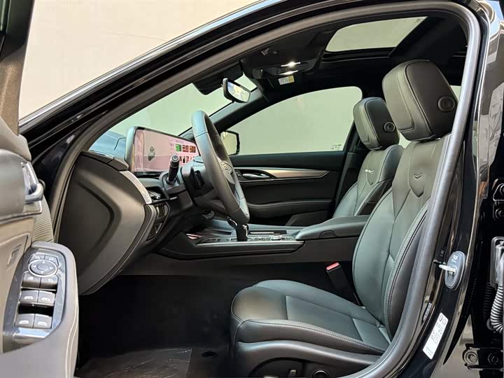 Cadillac CT5 2025 2025款 28T 赛道性能版