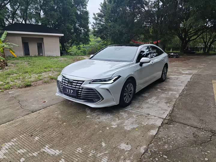 Фото 1 - Toyota Avalon