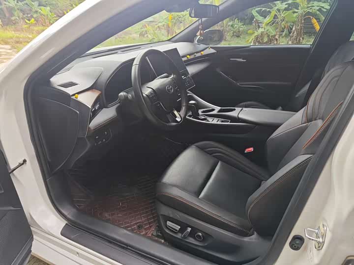 Фото 4 - Toyota Avalon