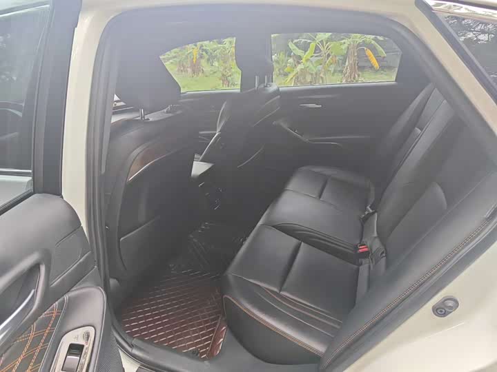 Фото 5 - Toyota Avalon