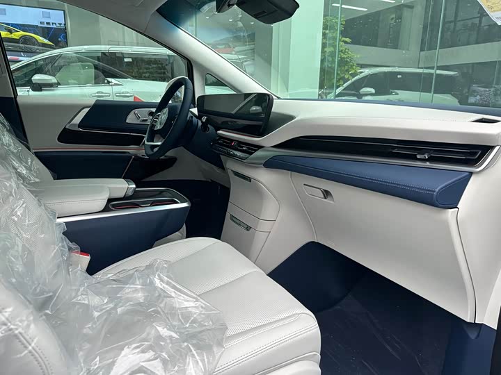 Buick GL8 Century 2025 2025款 2.0T 七座蕴世版