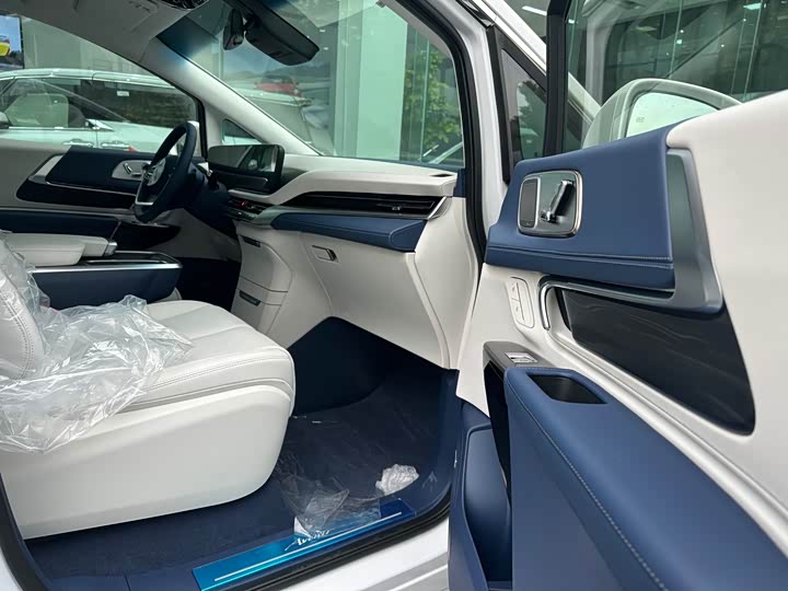 Buick GL8 Century 2025 2025款 2.0T 七座蕴世版