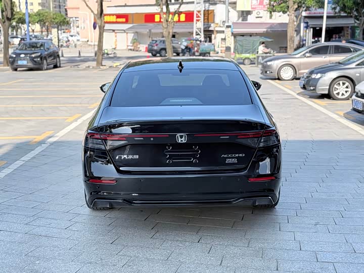 Honda Accord 2025 2025款 运动系列 260TURBO 豪华版