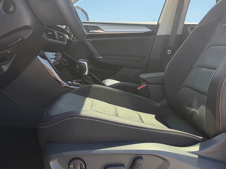 Volkswagen Tayron 2021 2021款 330TSI 两驱豪华智联版