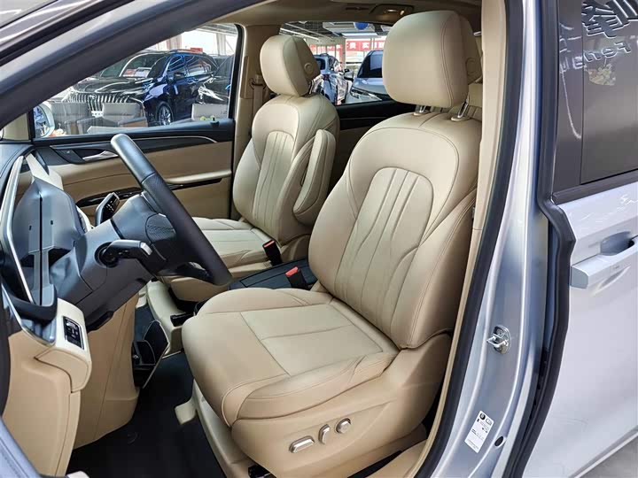 Фото 5 - Buick GL8 Hybrid