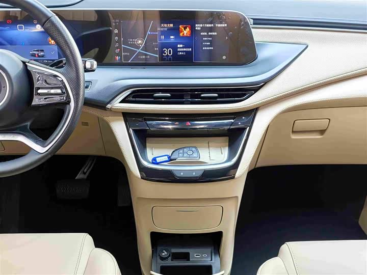 Фото 7 - Buick GL8 Hybrid